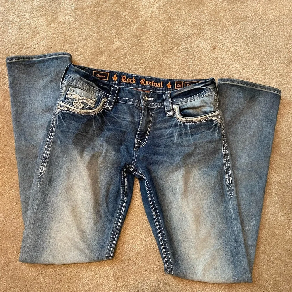 Women’s Rock Revival Jeans - Picture 7 of 10
